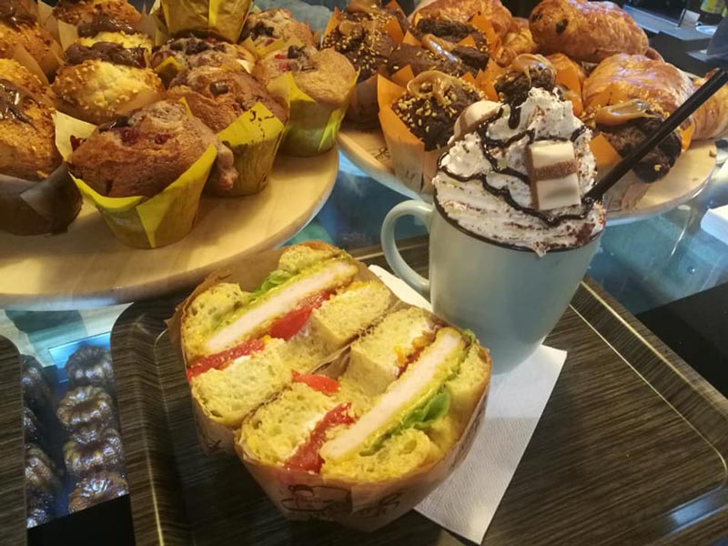 Formule Bagel avec dessert ou smoothie au Stand By Coffee à Nantes